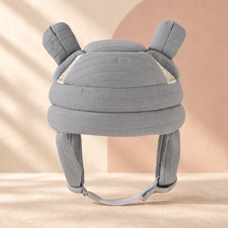 Baby head-protection hat with a richer MamaCore background